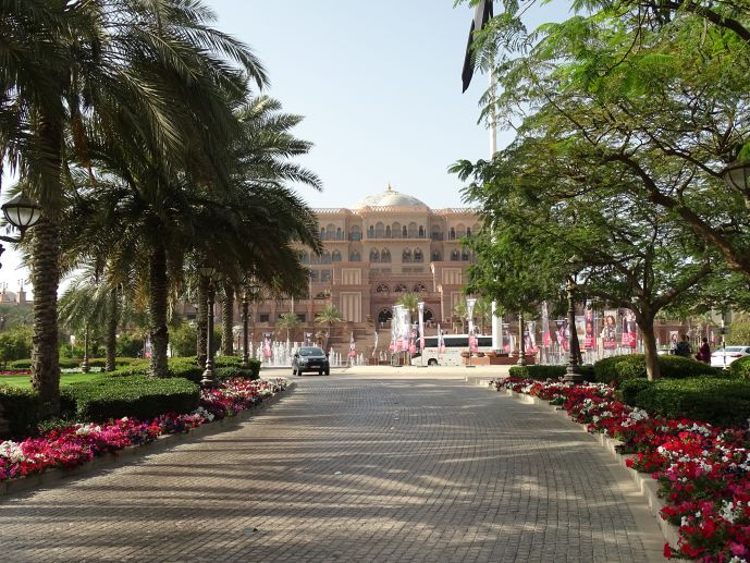 zum Emirates Palace